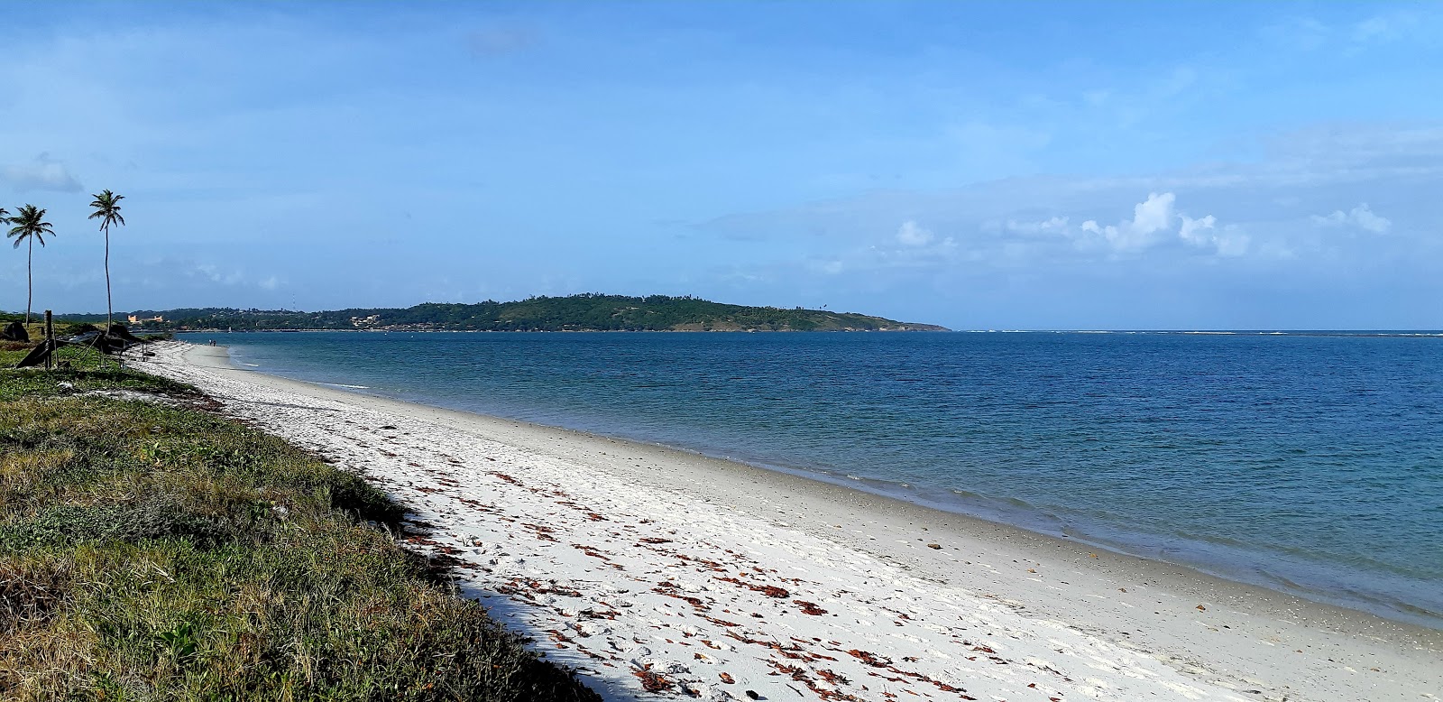 Foto di Praia da Cocaia con una superficie del sabbia beige
