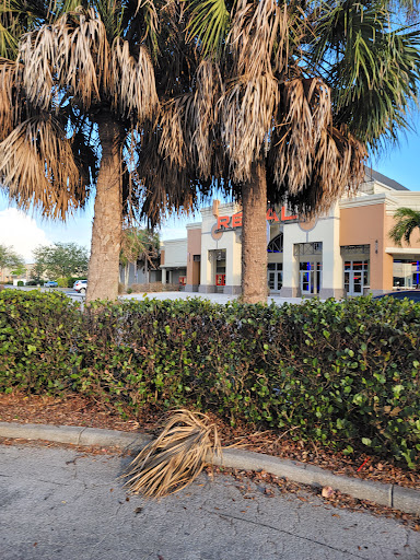 Movie Theater «Regal Cinemas Hollywood 20 - Naples», reviews and photos, 6006 Hollywood Dr, Naples, FL 34109, USA