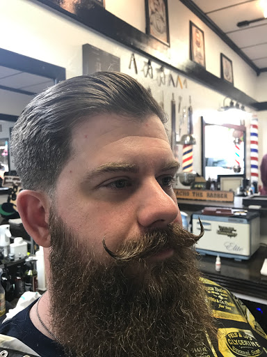 Barber Shop «LEGENDZ CLASSIC BARBER SHOP», reviews and photos, 207 N Center St, Arlington, TX 76011, USA