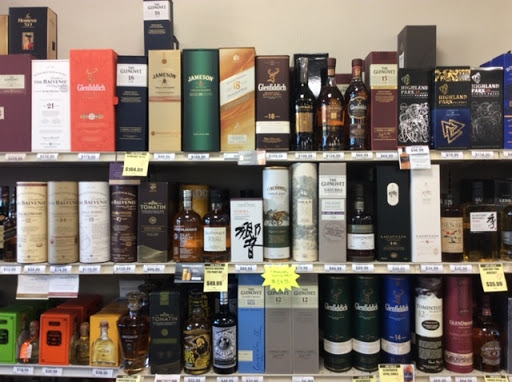 Liquor Store «Foremost Liquors», reviews and photos, 20606 Milwaukee Ave, Deerfield, IL 60015, USA