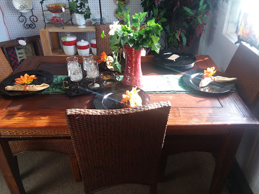 Flea Market «Springfield Flea Market & Gifts», reviews and photos, 1325 E Trafficway St, Springfield, MO 65802, USA