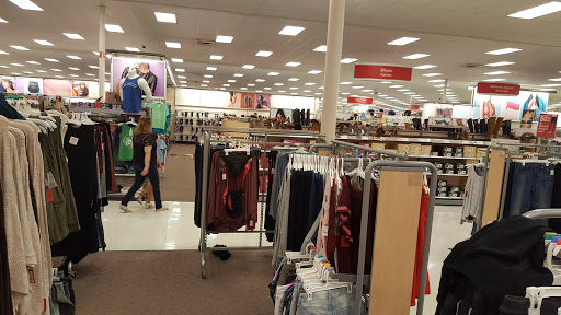 Department Store «Target», reviews and photos, 950 E 33rd St, Signal Hill, CA 90755, USA