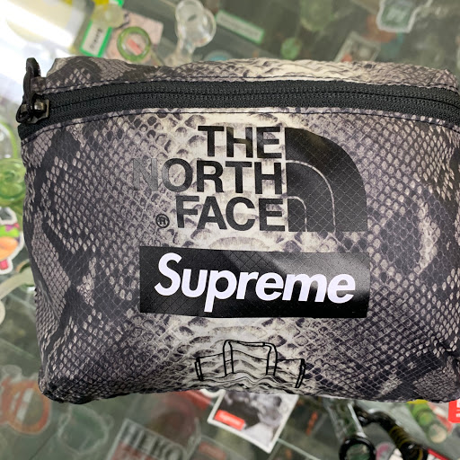 Glass Blower «ZZYZX Smoke Shop», reviews and photos, 2127 Pickwick Dr, Camarillo, CA 93010, USA