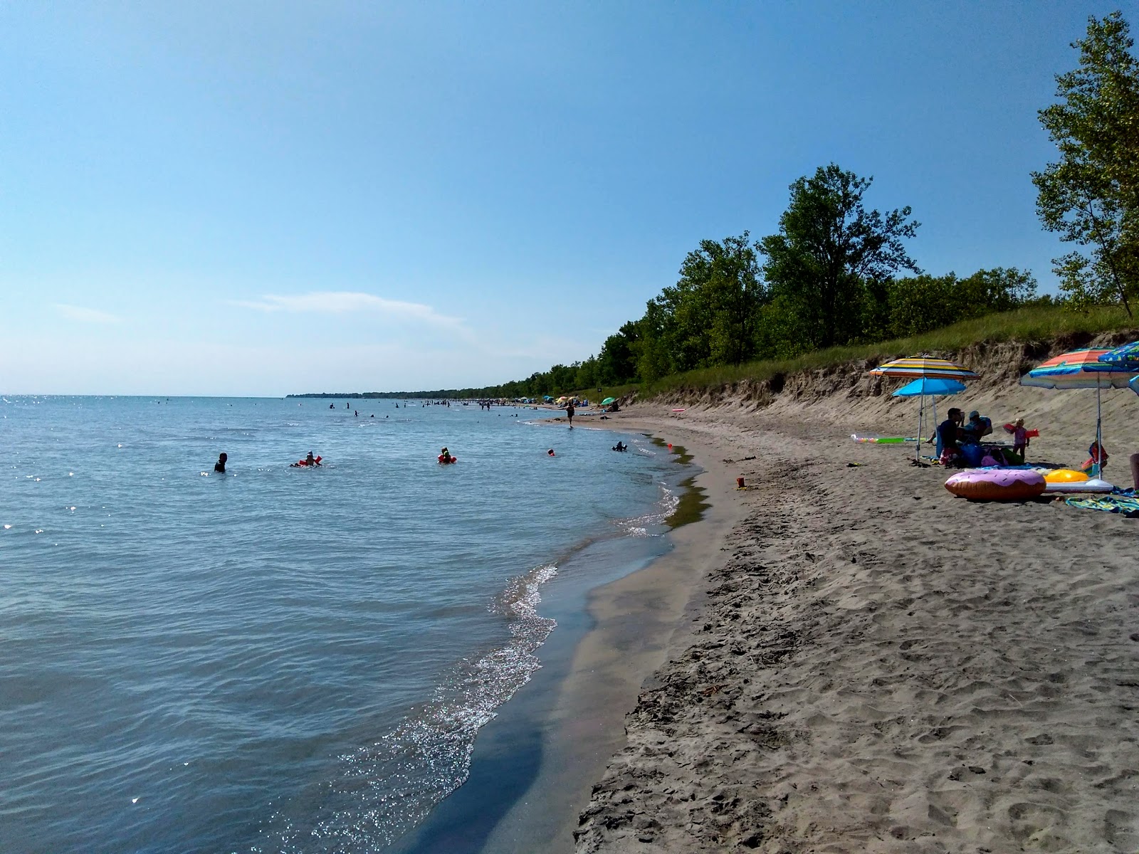 Foto van Long Point Public Beach - goede huisdiervriendelijke plek voor vakantie