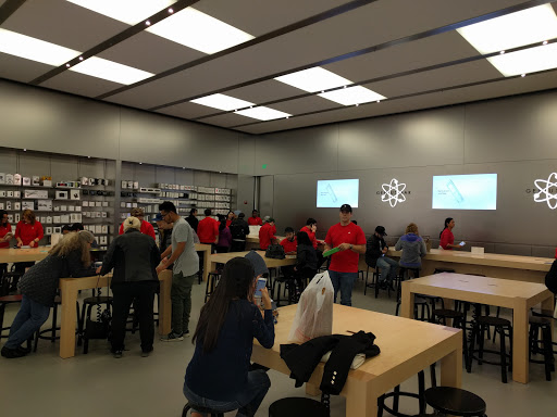 Computer Store «Apple New Haven», reviews and photos, 65 Broadway, New Haven, CT 06511, USA