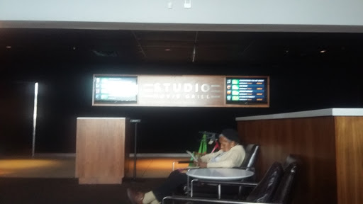 Movie Theater «Studio Movie Grill», reviews and photos, 2880 Holcomb Bridge Rd, Alpharetta, GA 30022, USA