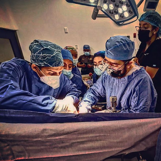 Dr. Erwin R. Flores 🥇/ Cirujano Oncólogo👨🏻‍⚕️🦀