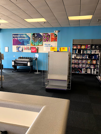 Print Shop «FedEx Office Print & Ship Center», reviews and photos, 303 E Battlefield Rd E, Springfield, MO 65807, USA