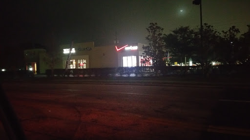 Cell Phone Store «Verizon Authorized Retailer - A Wireless», reviews and photos, 5285 30th St E, Bradenton, FL 34203, USA