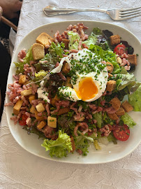 Salade Cobb du Restaurant français La Terrasse du Beaujolais à Chiroubles - n°14