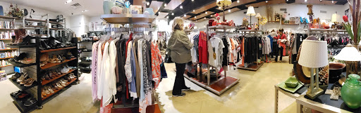 Thrift Store «Goodwill Central Texas Boutique - Westbank», reviews and photos, 2814 Bee Cave Rd, Austin, TX 78746, USA