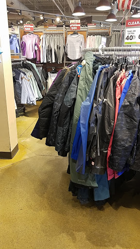 Sportswear Store «Columbia Sportswear Outlet Store at Prime Outlets Grove City», reviews and photos, 1911 Leesburg Grove City Rd #445, Grove City, PA 16127, USA