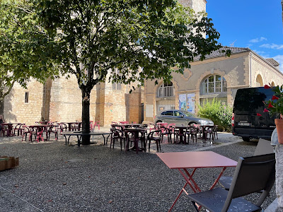 Cafe du commerce à Lauzerte