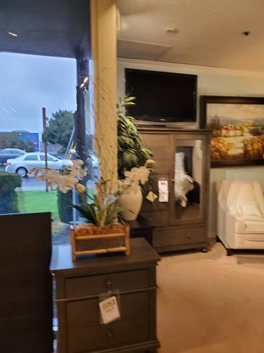 Furniture Store «Gallery Furniture», reviews and photos, 12670 SE 82nd Dr, Clackamas, OR 97015, USA