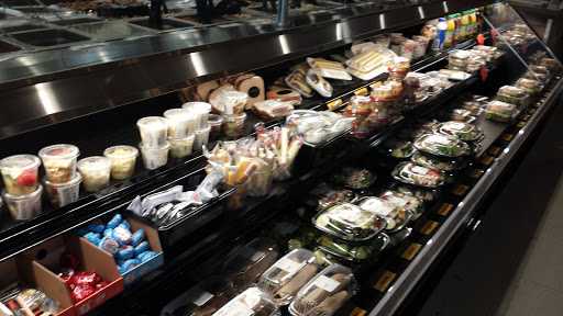 Grocery Store «Horrocks Market», reviews and photos, 4455 Breton Rd SE, Kentwood, MI 49508, USA