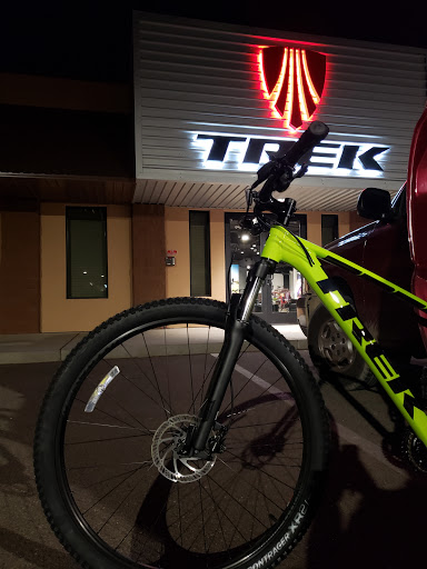 Bicycle Store «Trek Bicycle Store of West Phoenix», reviews and photos, 13085 W McDowell Rd, Avondale, AZ 85392, USA