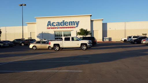 Sporting Goods Store «Academy Sports + Outdoors», reviews and photos, 2428 S Stemmons Fwy, Lewisville, TX 75067, USA