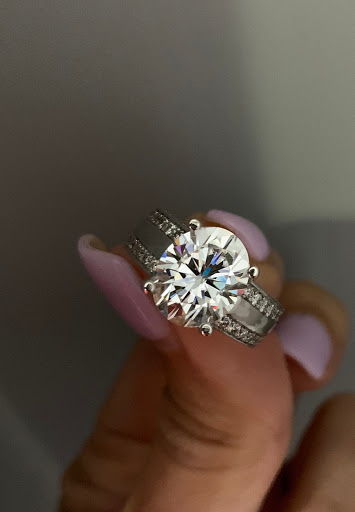 Jewelry Store «Farsi Jewelers», reviews and photos, 5590 Roswell Rd #110, Sandy Springs, GA 30342, USA