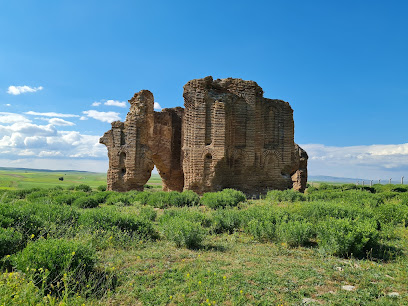 Tarihi Üçayak Kilisesi Kalıntıları