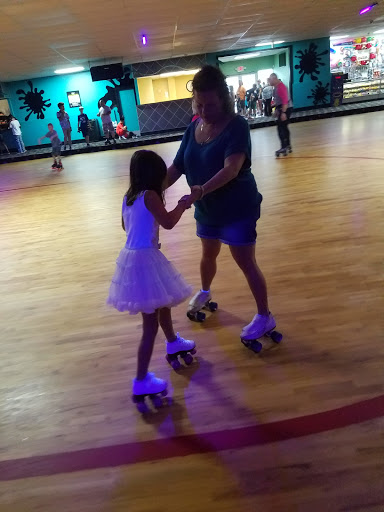 Roller Skating Rink «Bamboozles Skating & Event Center», reviews and photos, 2095 Andrea Ln, Fort Myers, FL 33912, USA