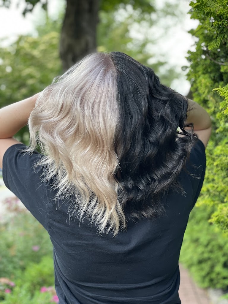 Melt Hair Studio 18901