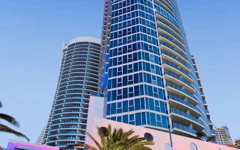 Hilton Surfers Paradise Hotel & Residences image