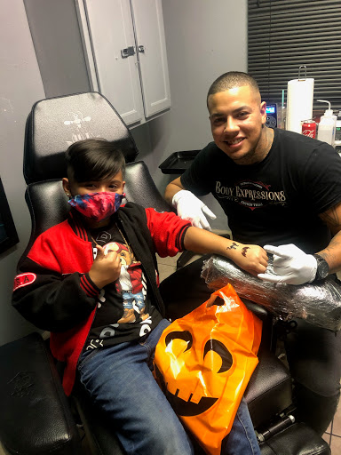 Tattoo Shop «Body Expressions Tattoo Studio», reviews and photos, 406 E Kingsbury St, Seguin, TX 78155, USA