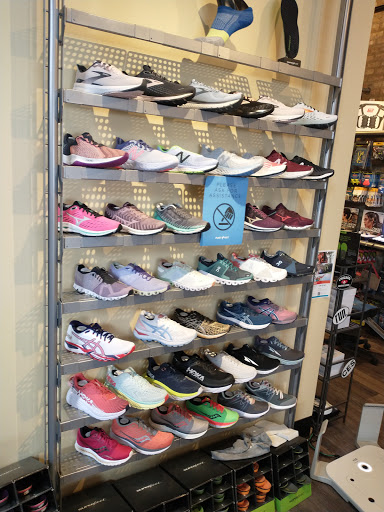 Sportswear Store «Fleet Feet Sports - Lakeview», reviews and photos, 3359 N Southport Ave, Chicago, IL 60657, USA