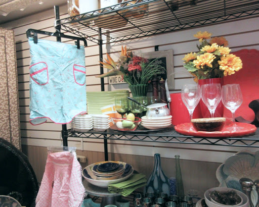 Thrift Store «Lake Forest Resale Shop», reviews and photos, 222 E Westminster Ave, Lake Forest, IL 60045, USA