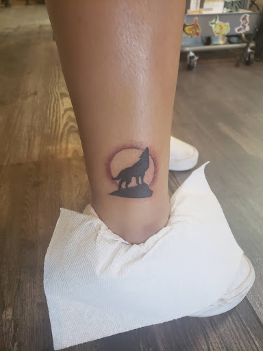 Tattoo Shop «Rabbits Den Tattoo Parlor», reviews and photos, 120 N Main St, Milltown, NJ 08850, USA