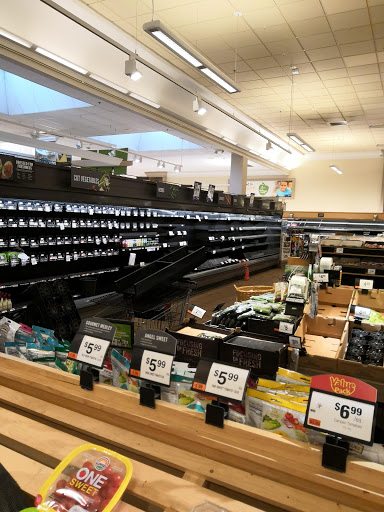 Shopping Mall «Southbury Plaza Shopping Center», reviews and photos, 100 Main St N, Southbury, CT 06488, USA