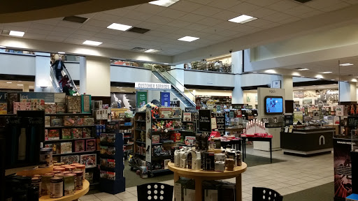 Book Store «Barnes & Noble», reviews and photos, 4015 Medina Rd, Akron, OH 44333, USA