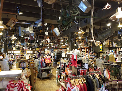 American Restaurant «Cracker Barrel Old Country Store», reviews and photos, 5100 Tiedeman Rd, Brooklyn, OH 44144, USA