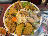 Rouleau de printemps du Restaurant vietnamien Escale d'Asie à Villeneuve-sur-Lot - n°1