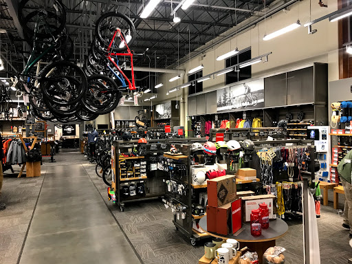 Camping Store «REI», reviews and photos, 6281 W 135th St, Overland Park, KS 66223, USA