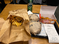 Plats et boissons du Restaurant de hamburgers Foodiz Burger à Clichy - n°1