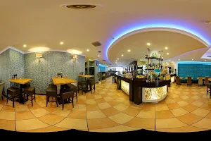 La Vino Restaurant, Café & Bar image