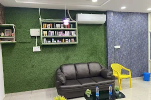 Natural plus unisex saloon n spa image