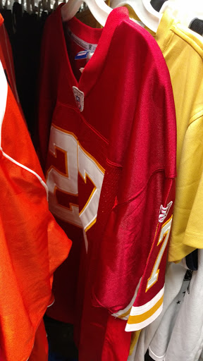 Thrift Store «Valley Thrift Store», reviews and photos, 13630 Victory Blvd, Van Nuys, CA 91401, USA