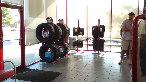 Tire Shop «Discount Tire Store - Tomball, TX», reviews and photos, 14239 Farm to Market 2920, Tomball, TX 77377, USA