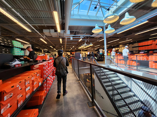 Outlet Mall «Outlets at San Clemente», reviews and photos, 101 W Avenida Vista Hermosa #190, San Clemente, CA 92672, USA