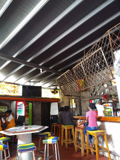 Pirate Pub & Food Court - 5Q6G+233, Level Garden, Kingstown, St. Vincent & Grenadines