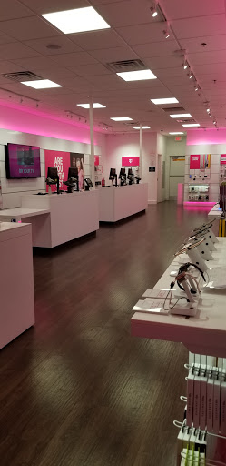 Cell Phone Store «T-Mobile», reviews and photos, 4320 Elverta Rd Suite 4, Antelope, CA 95843, USA