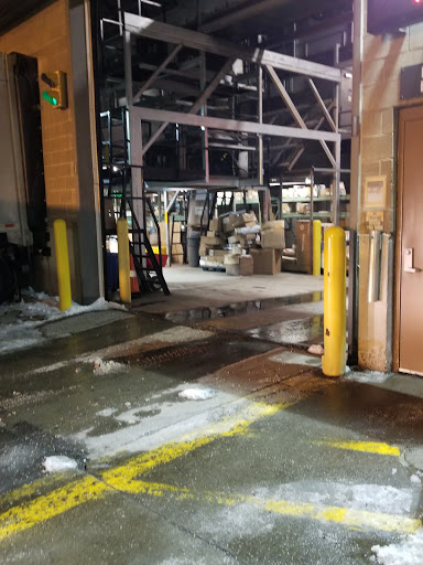 Shipping and Mailing Service «UPS Customer Center - Buffalo», reviews and photos, 931 Bailey Ave, Buffalo, NY 14206, USA
