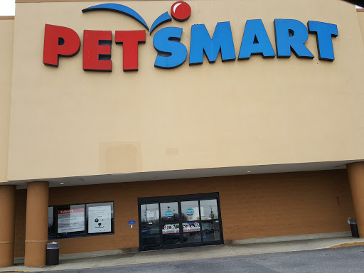 Pet Supply Store «PetSmart», reviews and photos, 6005 Oxon Hill Rd, Oxon Hill, MD 20745, USA