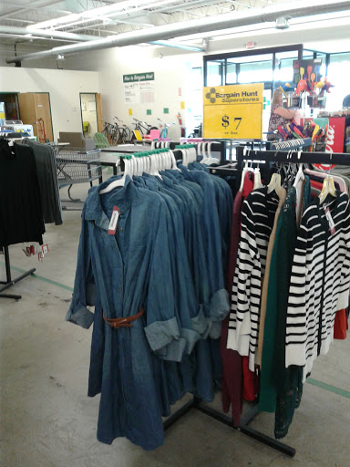 Discount Store «Bargain Hunt», reviews and photos, 3137 Dixie Hwy, Erlanger, KY 41018, USA