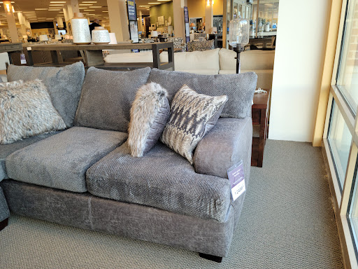 Furniture Store «Raymour & Flanigan Furniture and Mattress Store», reviews and photos, 939 Old York Rd, Jenkintown, PA 19046, USA