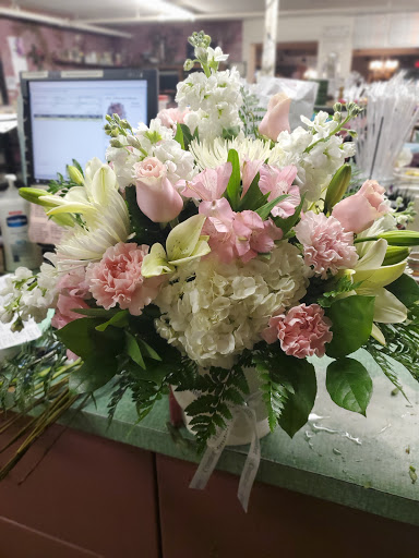 Florist «Shaw And Boehler Florist», reviews and photos, 31 Clinton Ave, Cortland, NY 13045, USA