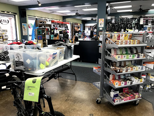 Bicycle Repair Shop «Bike World in Alamo Heights», reviews and photos, 5911 Broadway St, Alamo Heights, TX 78209, USA