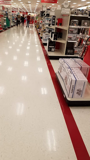 Department Store «Target», reviews and photos, 18855 N Market Pl Dr, Aurora, OH 44202, USA